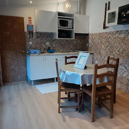 O Canto Do Melro, Πανσιόν *